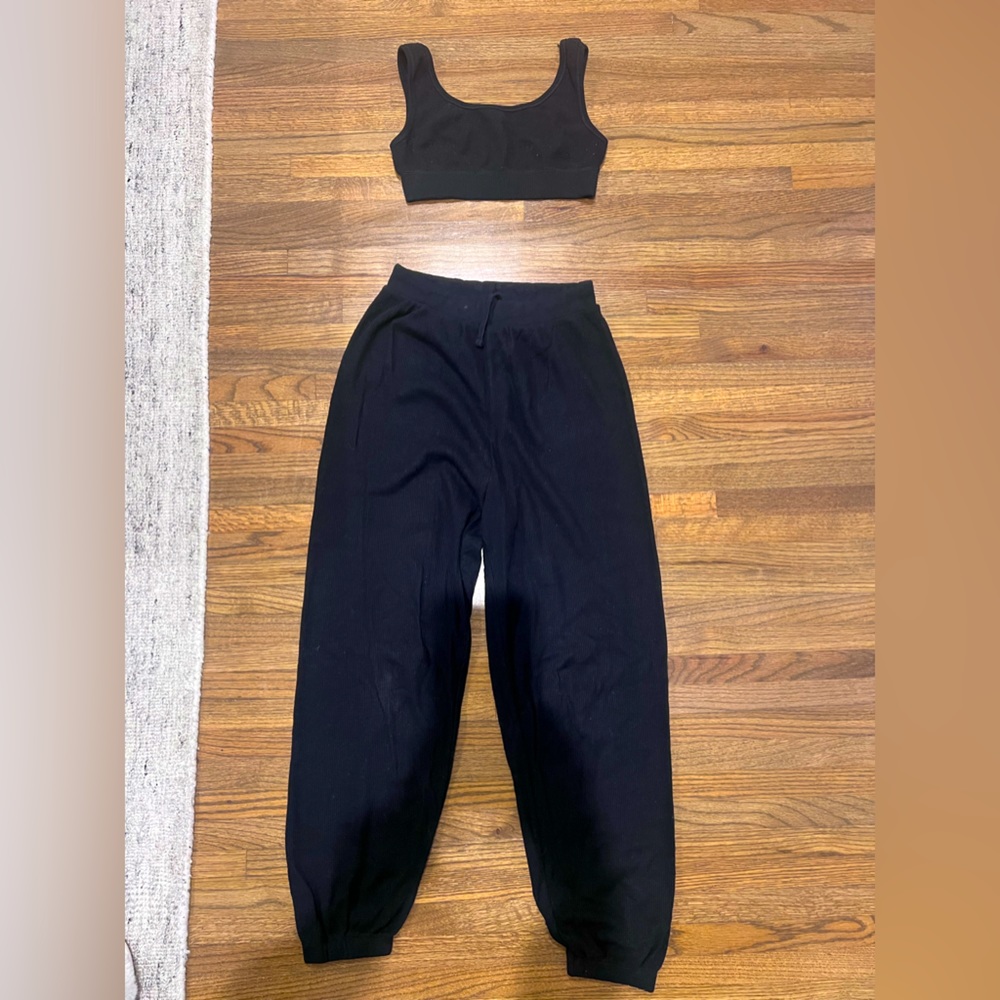 Skims Waffle Sweat Pants & Bra. Size M. Lightly used